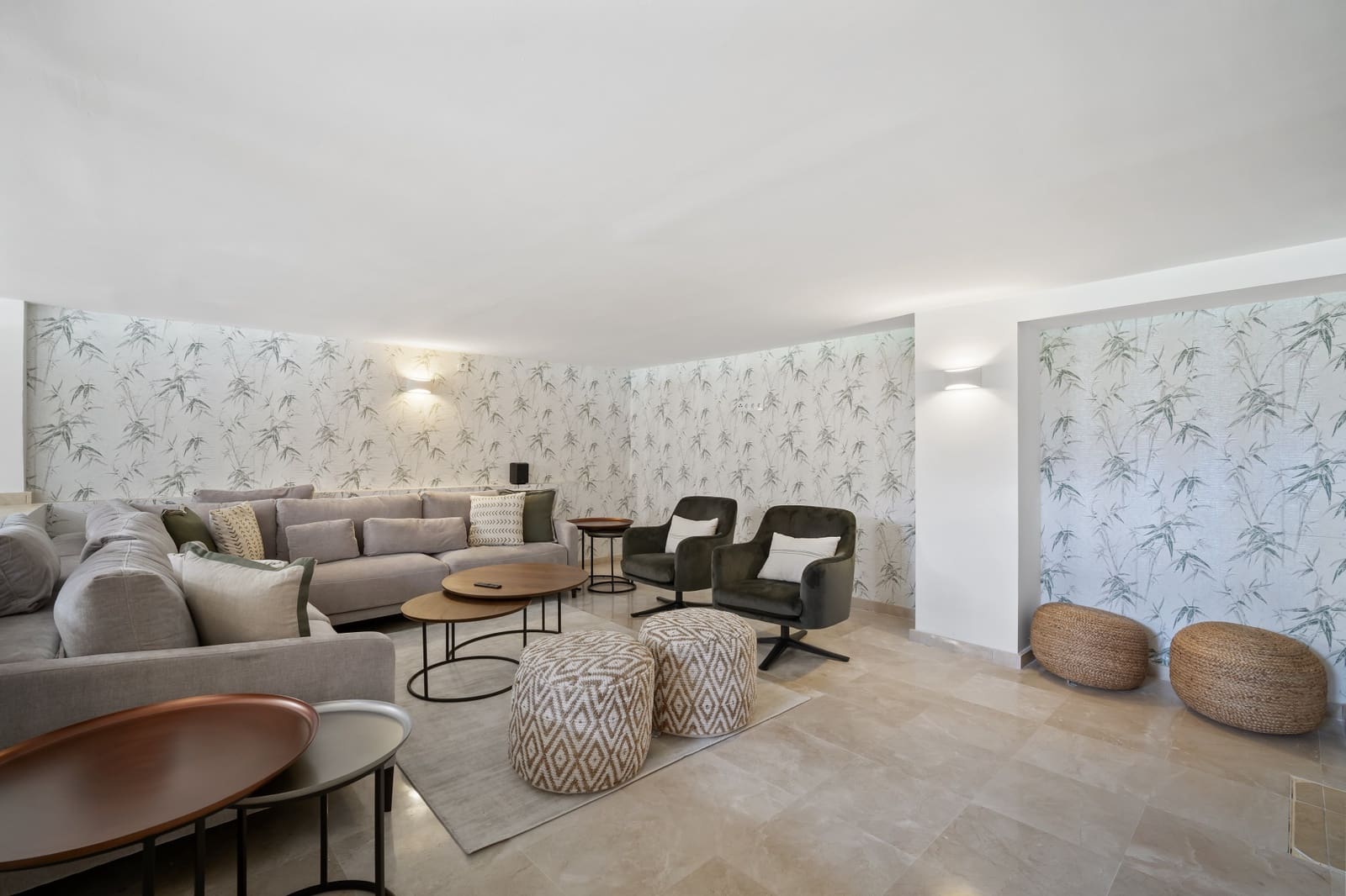 5 bedroom Villa for rent in Nueva Andalucia with pool garage - € 13,000 (Ref: 8721887)