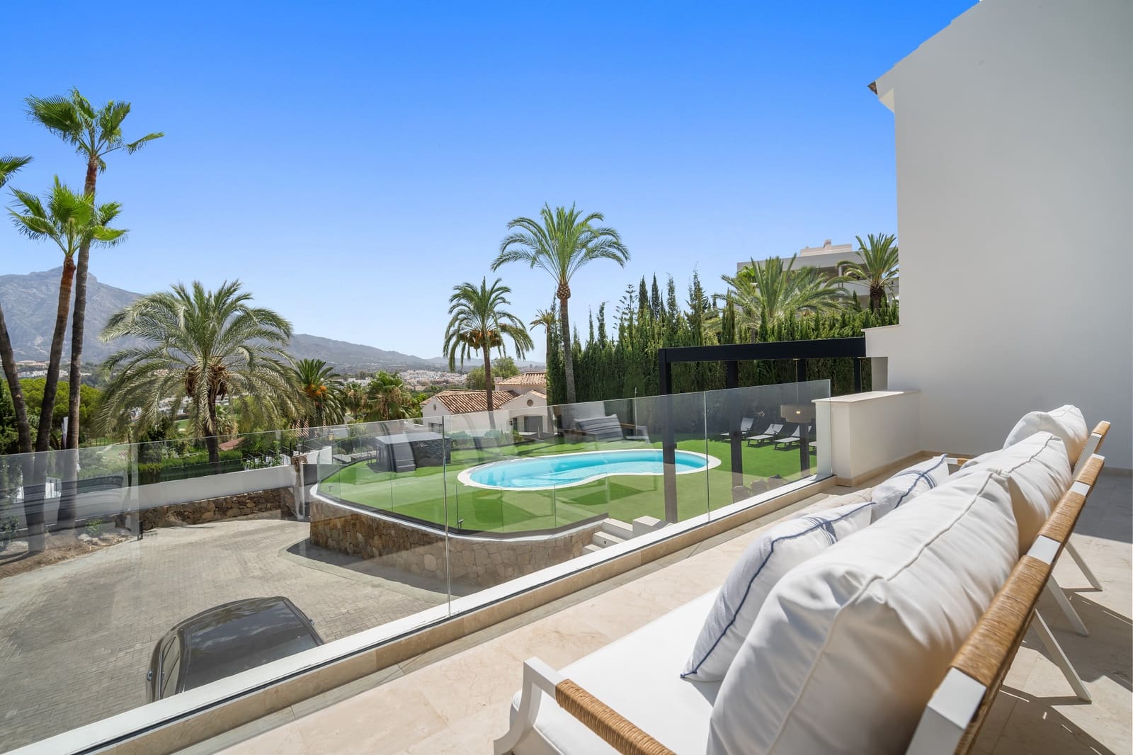 5 bedroom Villa for rent in Nueva Andalucia with pool garage - € 13,000 (Ref: 8721887)