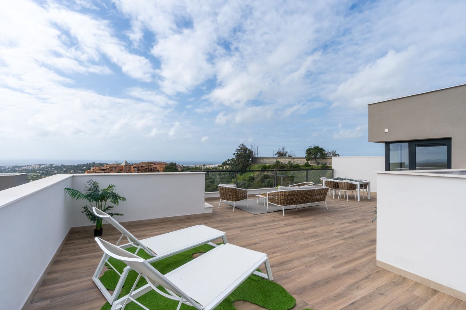 3 soveværelse Penthouse til salg i Marbella med swimmingpool garage - € 1.015.000 (Ref: 8731695)