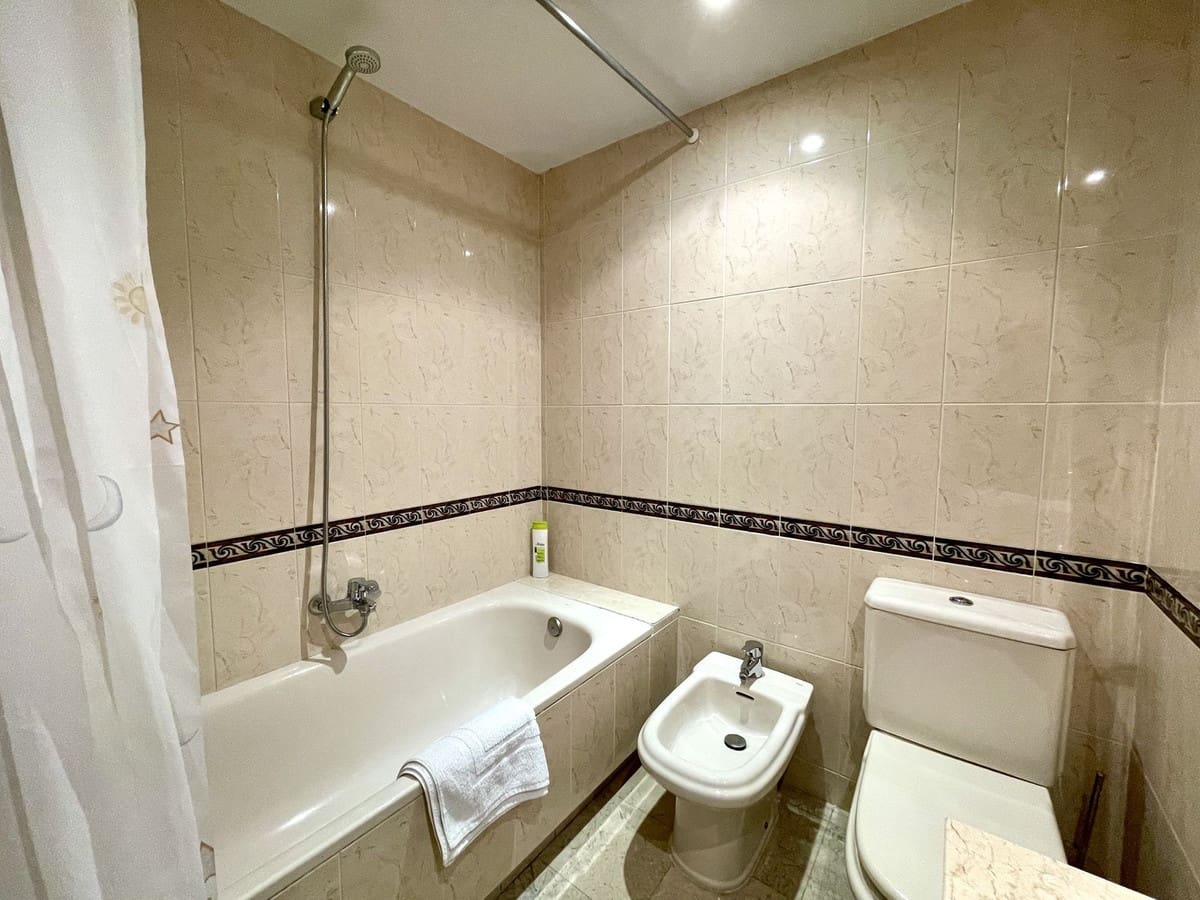 2 soveværelse Lejlighed til leje i Nueva Andalucia med swimmingpool garage - € 2.000 (Ref: 8759878)