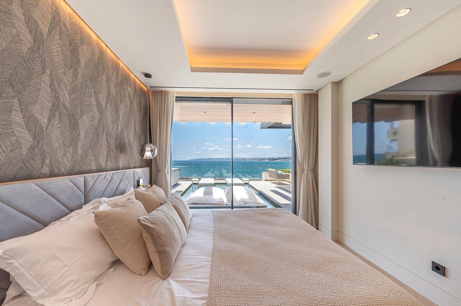 2 bedroom Apartment for holiday rental in Estepona with pool garage - € 4,550 (Ref: 8759879)