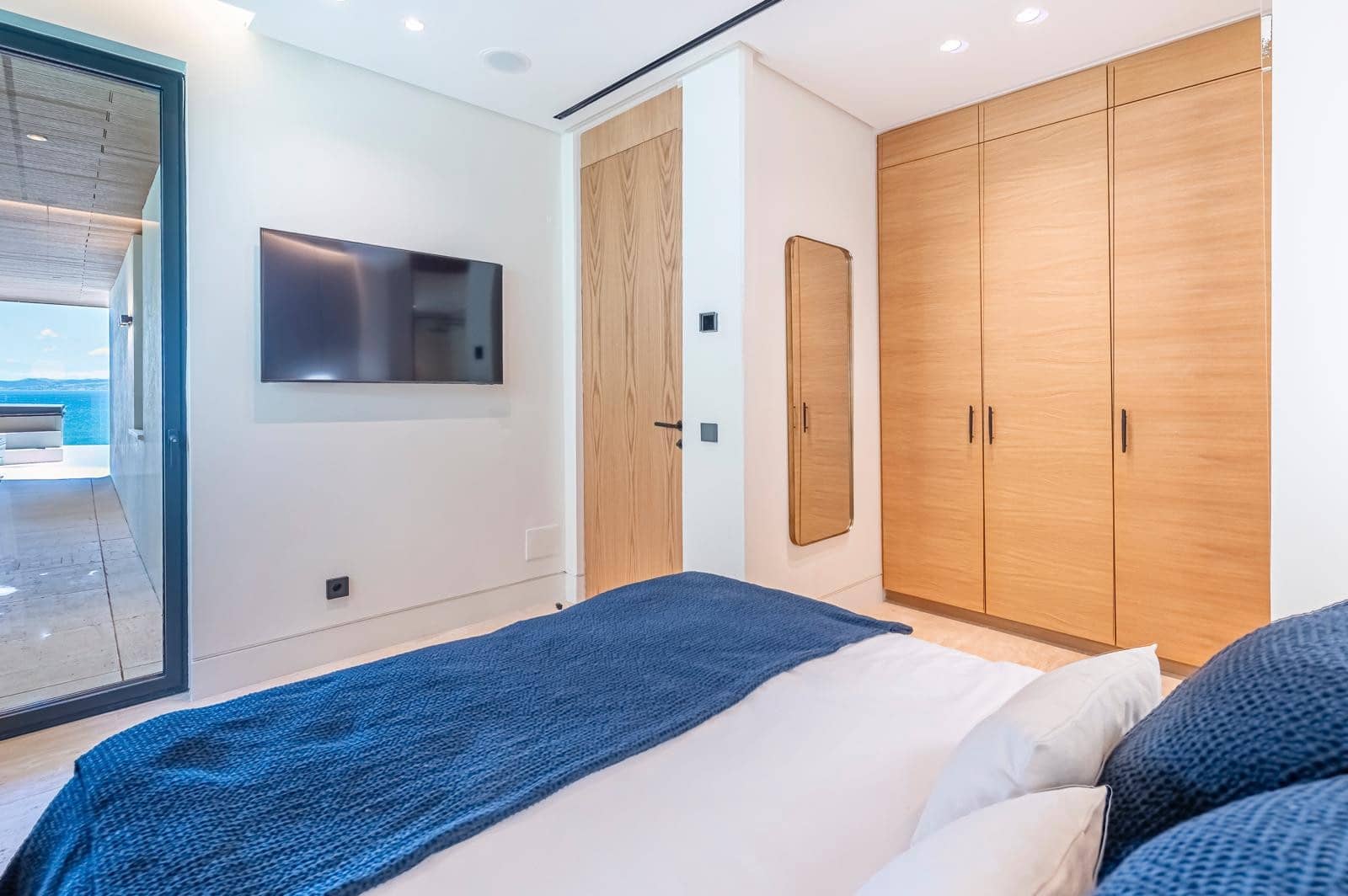 2 bedroom Apartment for holiday rental in Estepona with pool garage - € 4,550 (Ref: 8759879)