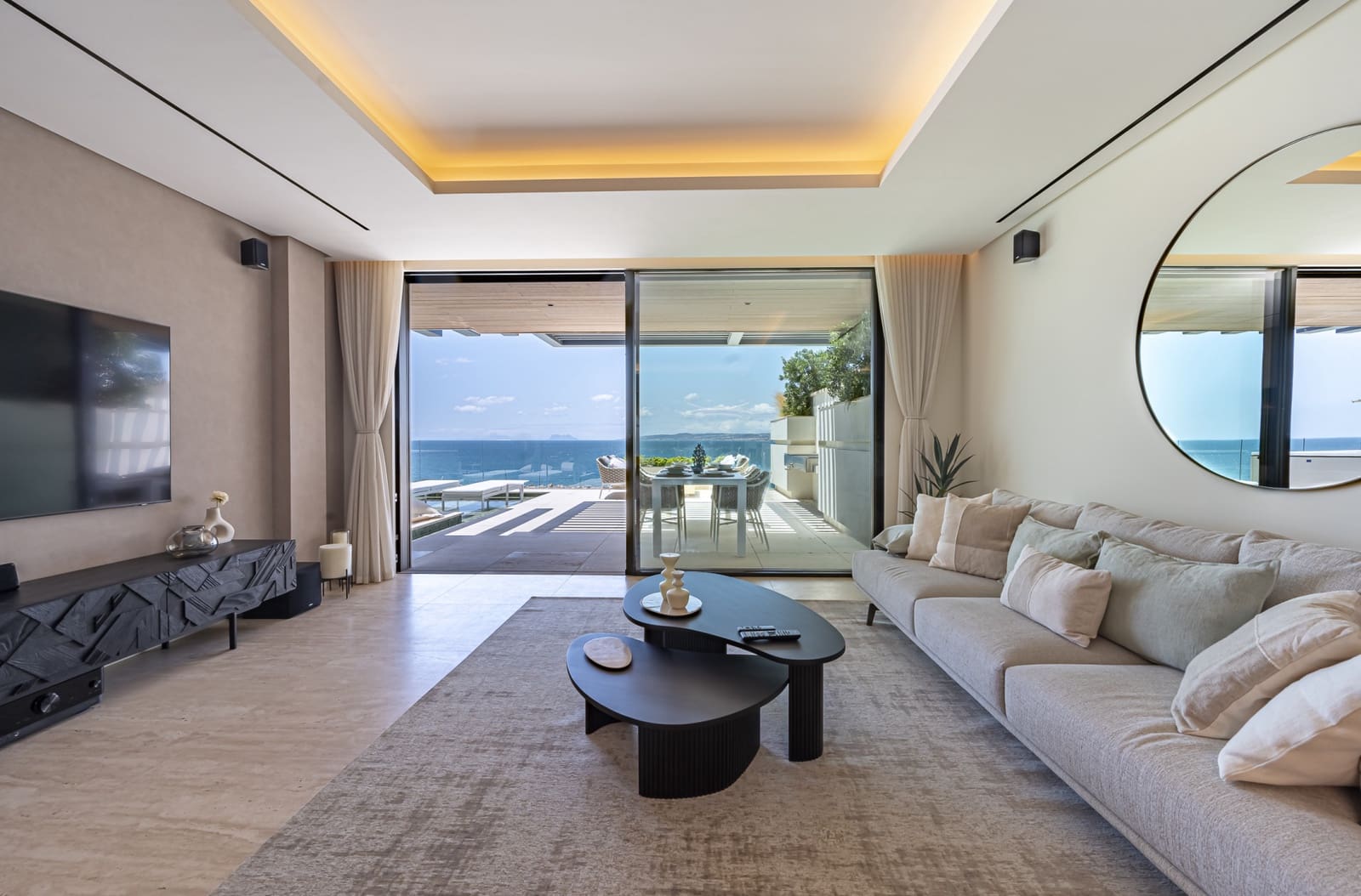 2 bedroom Apartment for holiday rental in Estepona with pool garage - € 4,550 (Ref: 8759879)