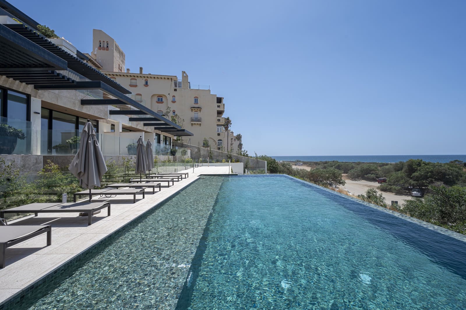 2 bedroom Apartment for holiday rental in Estepona with pool garage - € 4,550 (Ref: 8759879)