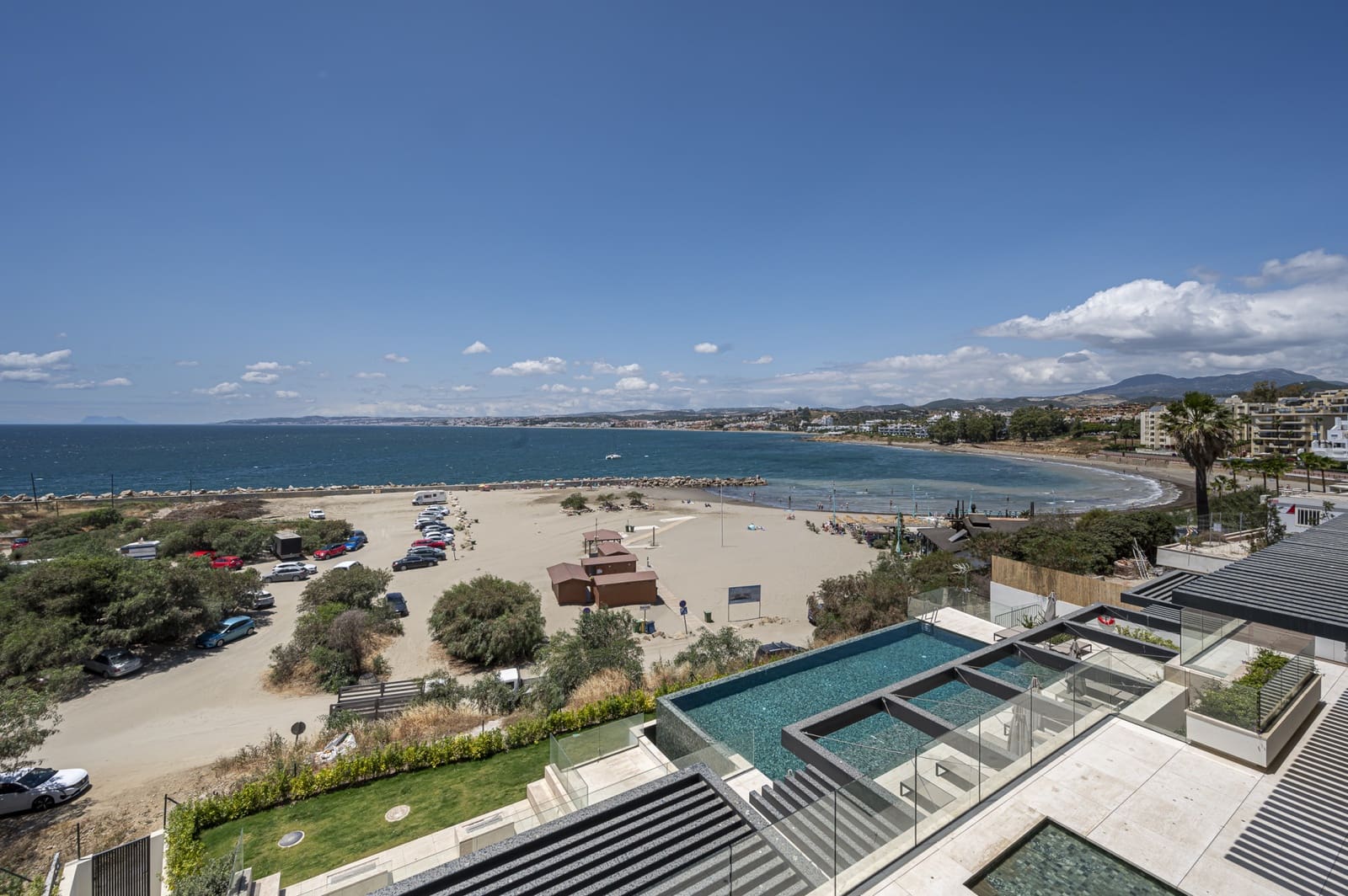 2 bedroom Apartment for holiday rental in Estepona with pool garage - € 4,550 (Ref: 8759879)