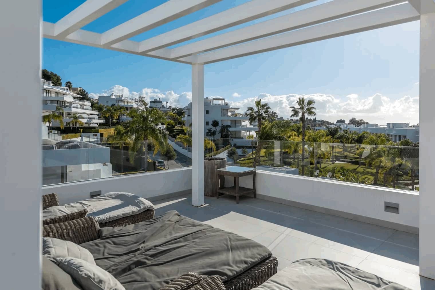 3 slaapkamer Penthouse voor vakantieverhuur in Atalaya-Isdabe met zwembad garage - € 2.051 (Ref: 8776148)
