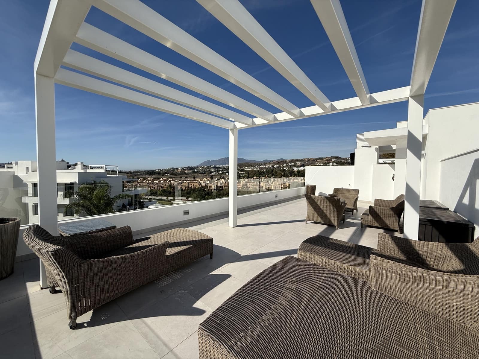 3 slaapkamer Penthouse voor vakantieverhuur in Atalaya-Isdabe met zwembad garage - € 2.051 (Ref: 8776148)