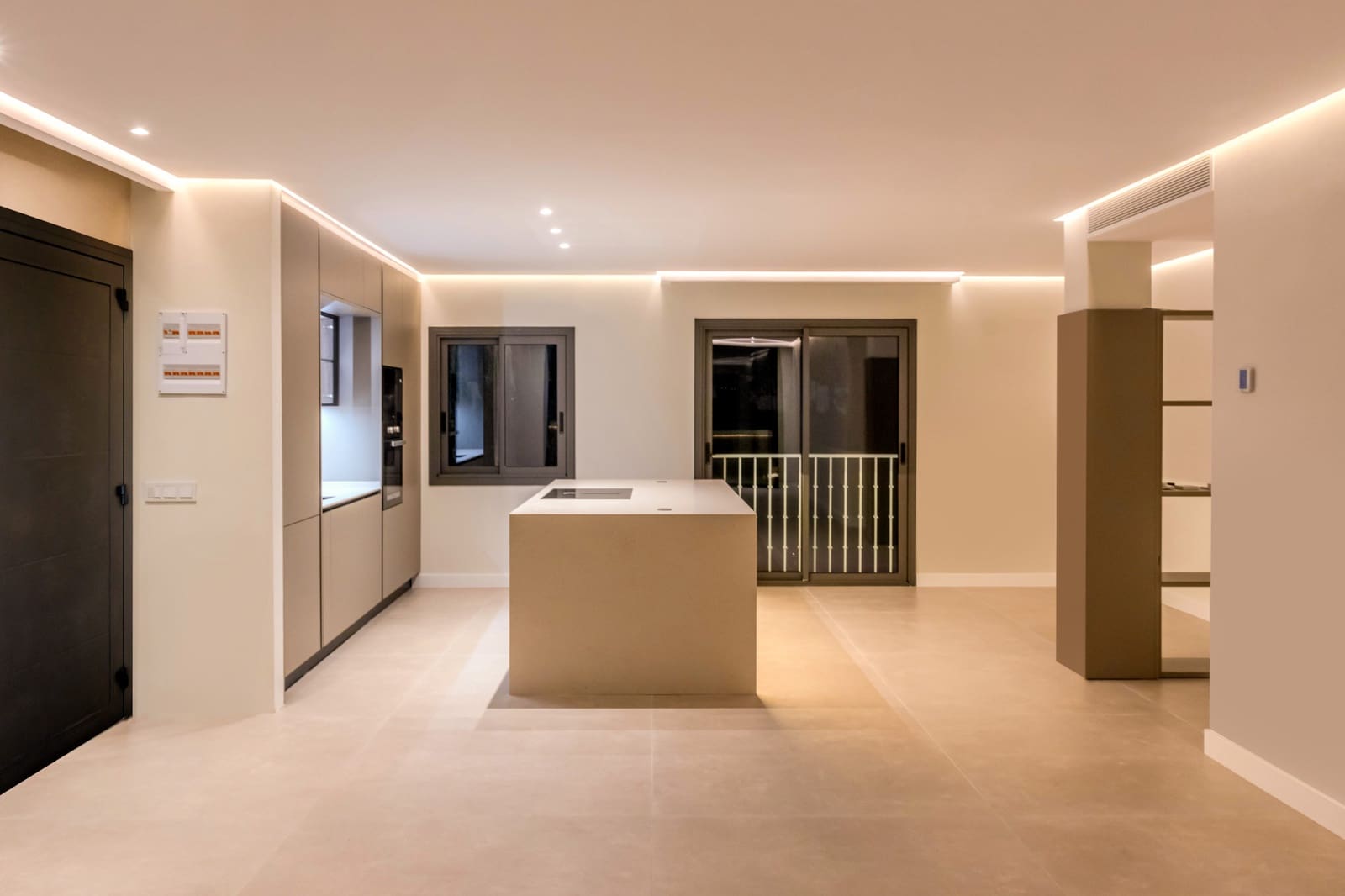 2 bedroom Apartment for sale in Marbella with pool garage - € 890,000 (Ref: 8824865)