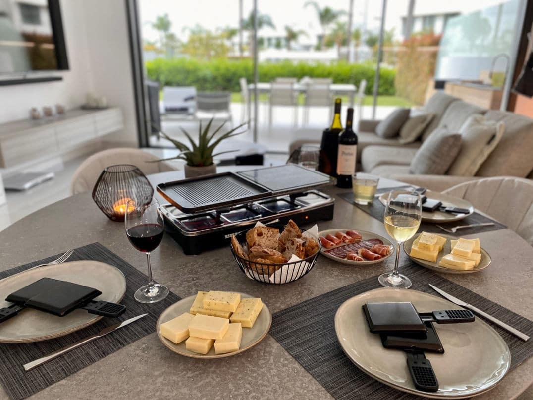 2 slaapkamer Appartement voor vakantieverhuur in Estepona met zwembad garage - € 1.750 (Ref: 8840795)