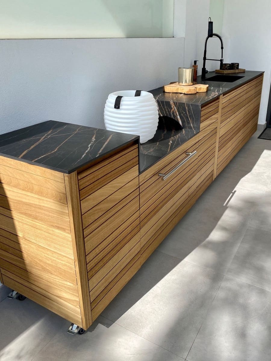 2 slaapkamer Appartement voor vakantieverhuur in Estepona met zwembad garage - € 1.750 (Ref: 8840795)