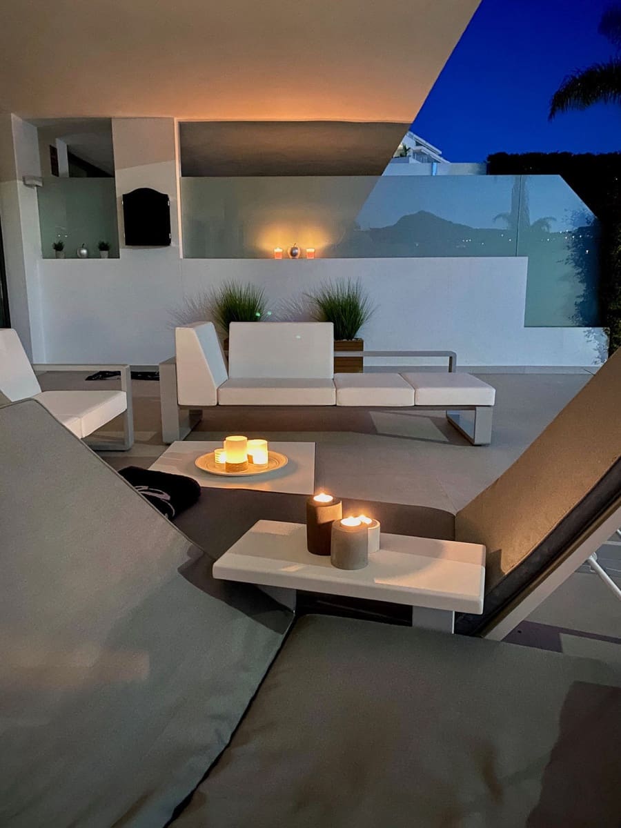 2 slaapkamer Appartement voor vakantieverhuur in Estepona met zwembad garage - € 1.750 (Ref: 8840795)