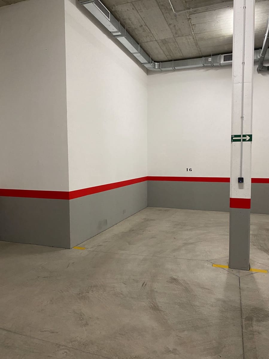 2 slaapkamer Appartement voor vakantieverhuur in Estepona met zwembad garage - € 1.750 (Ref: 8840795)