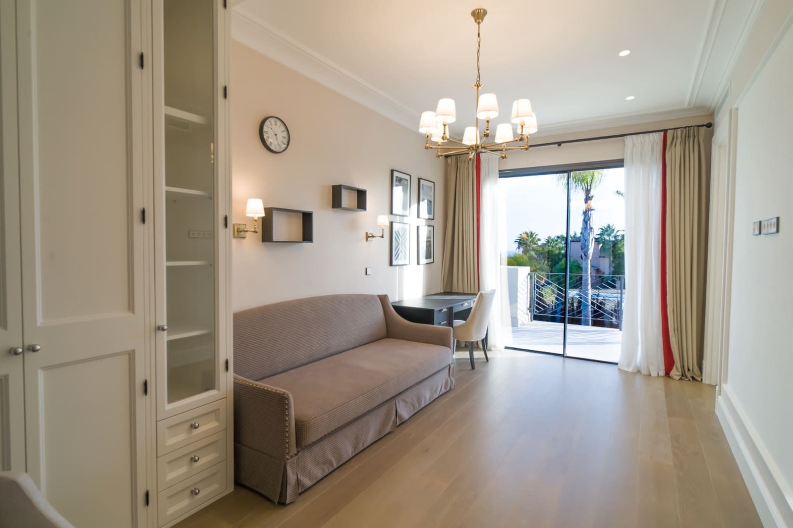 6 soverom Villa til salgs i Los Flamingos med svømmebasseng garasje - € 3 650 000 (Ref: 8854827)