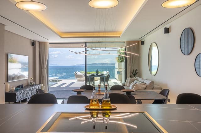 2 slaapkamer Appartement te koop in Estepona met zwembad garage - € 2.395.000 (Ref: 8874356)