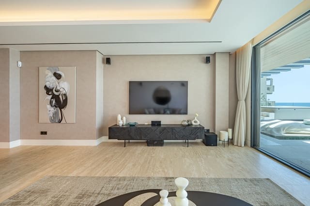 2 slaapkamer Appartement te koop in Estepona met zwembad garage - € 2.395.000 (Ref: 8874356)