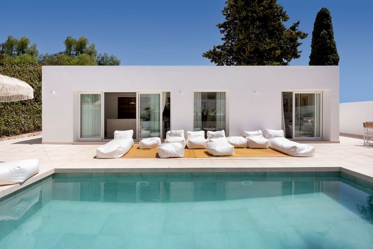 4 camera da letto Villa in vendita in Nueva Andalucia con piscina garage - 1.395.000 € (Rif: 8912797)