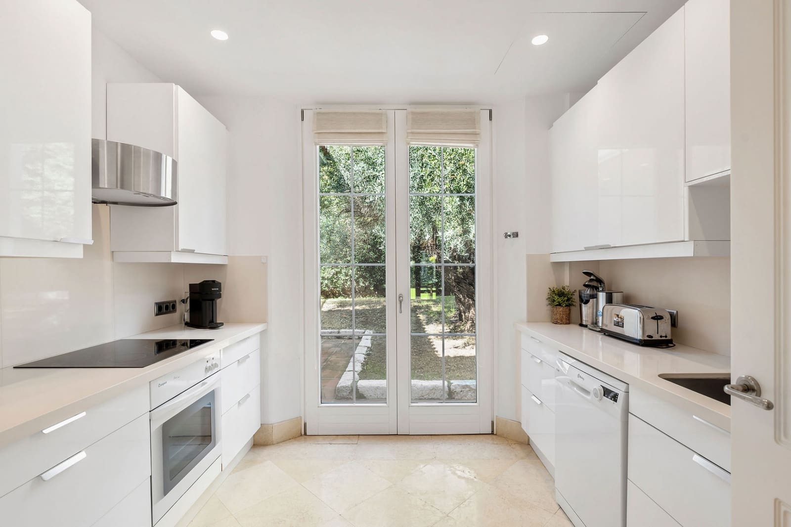 4 soveværelse Villa til leje i Marbella med swimmingpool - € 18.000 (Ref: 8941182)