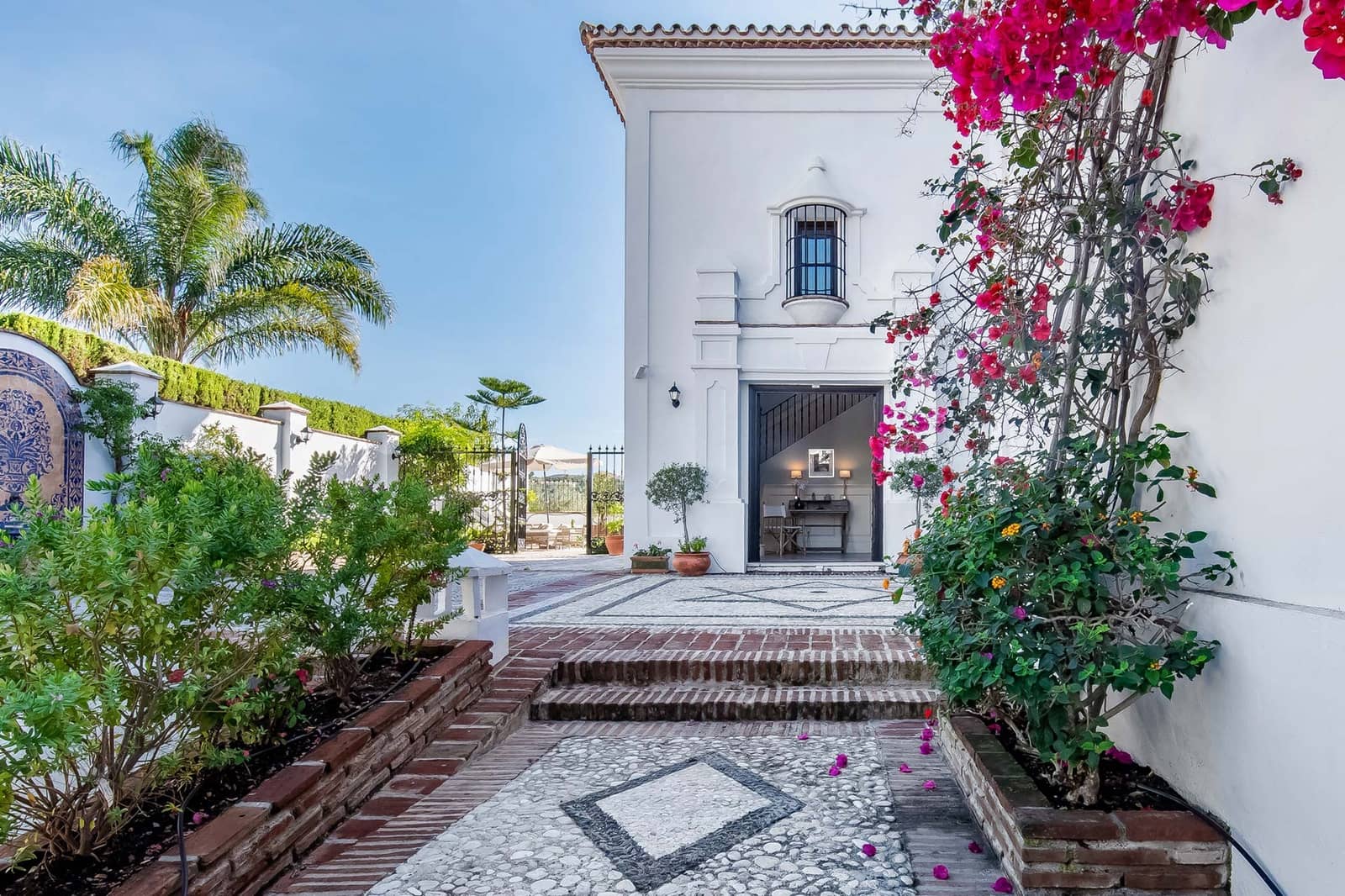 6 slaapkamer Villa voor vakantieverhuur in Marbella met zwembad - € 4.255 (Ref: 8988069)