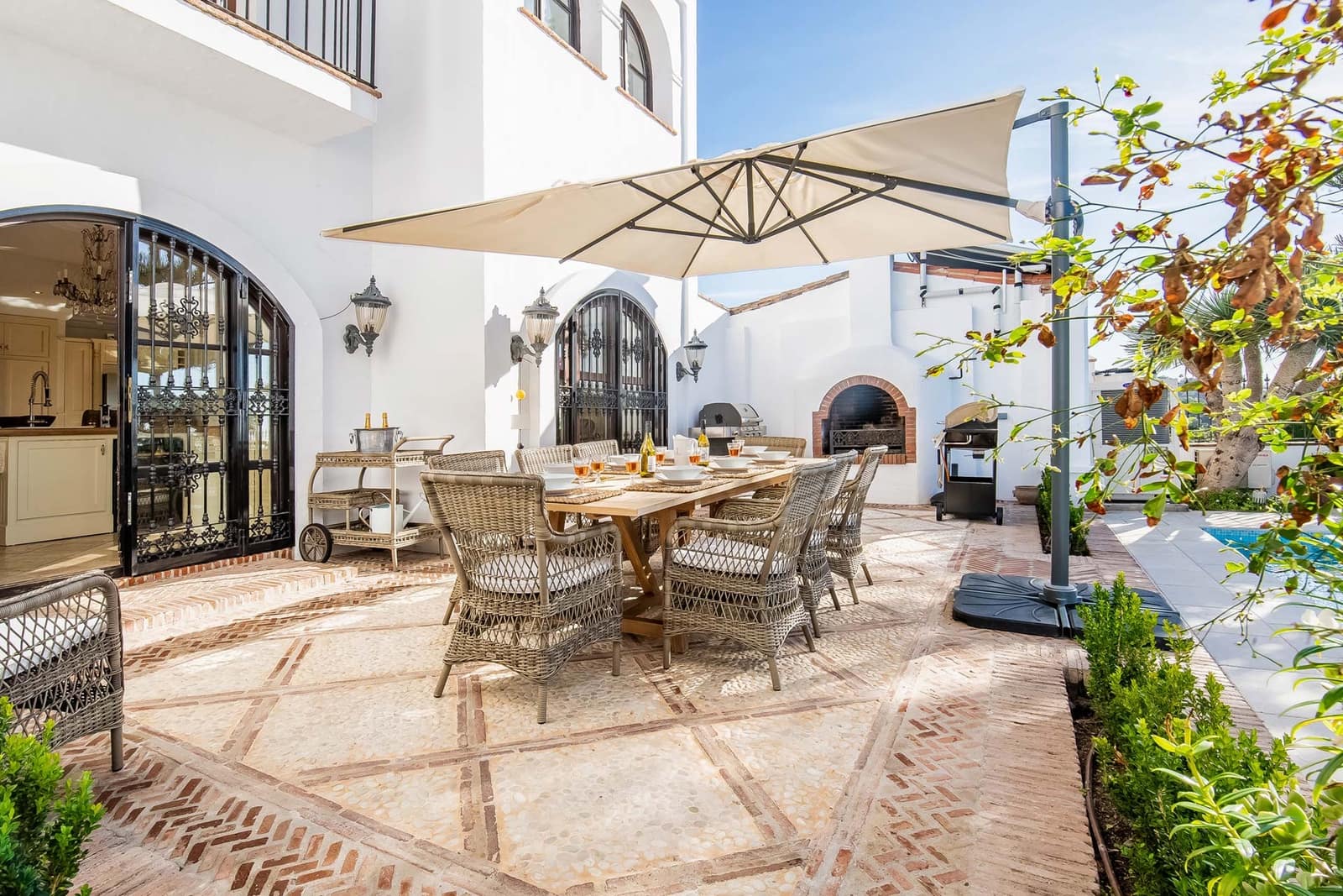 6 slaapkamer Villa voor vakantieverhuur in Marbella met zwembad - € 4.255 (Ref: 8988069)