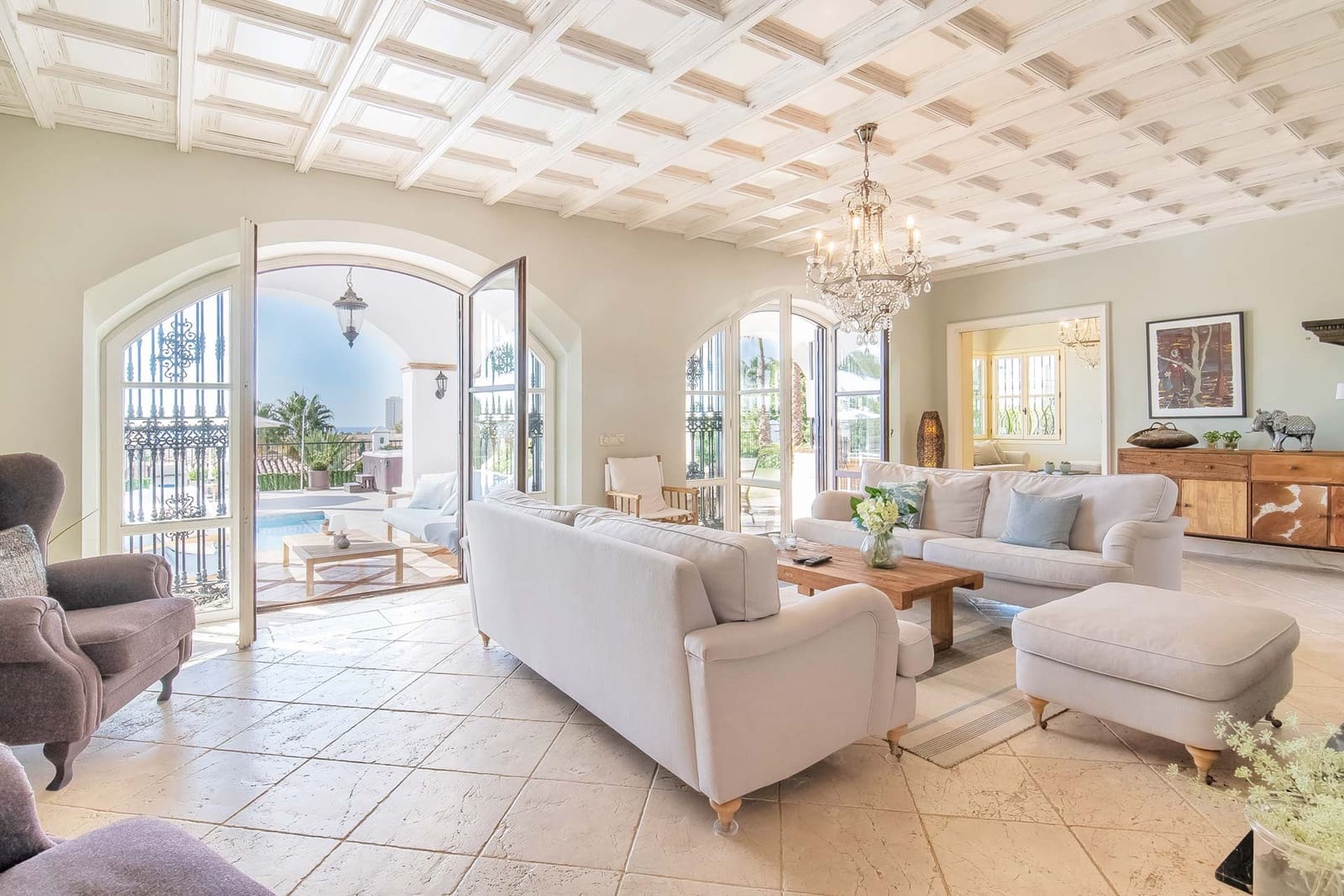 6 slaapkamer Villa voor vakantieverhuur in Marbella met zwembad - € 4.255 (Ref: 8988069)