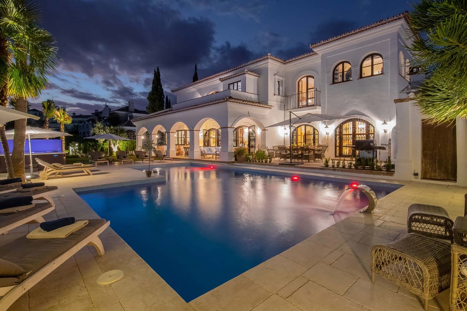 6 slaapkamer Villa voor vakantieverhuur in Marbella met zwembad - € 4.255 (Ref: 8988069)