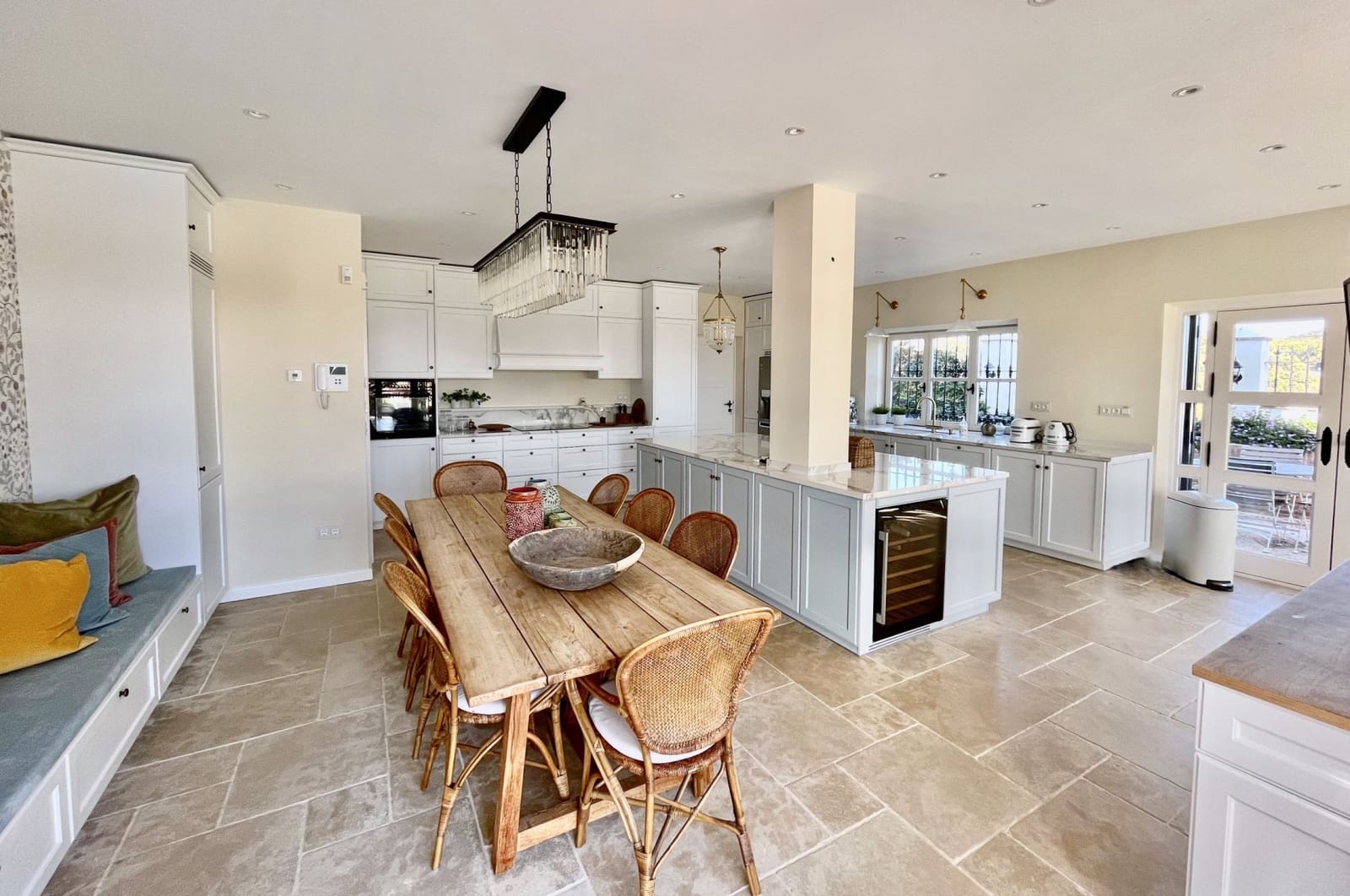 6 slaapkamer Villa voor vakantieverhuur in Marbella met zwembad - € 4.255 (Ref: 8988069)