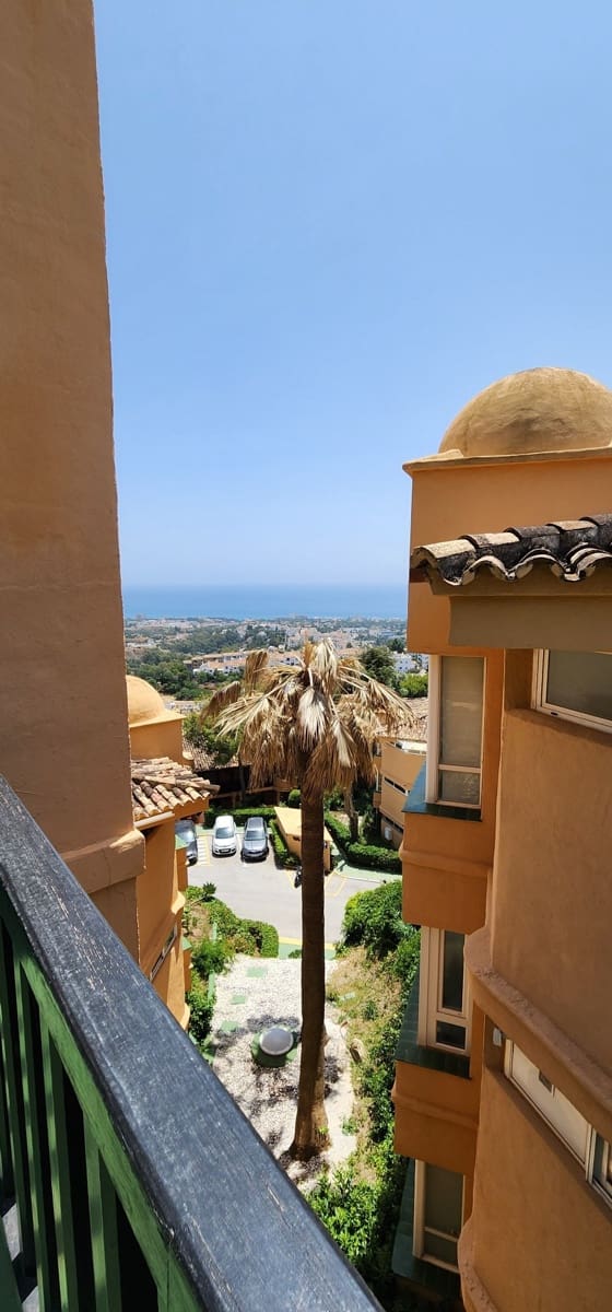 3 slaapkamer Appartement te huur in Calahonda met zwembad garage - € 2.200 (Ref: 9064994)