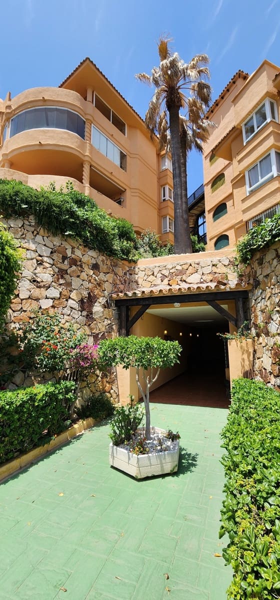 3 slaapkamer Appartement te huur in Calahonda met zwembad garage - € 2.200 (Ref: 9064994)