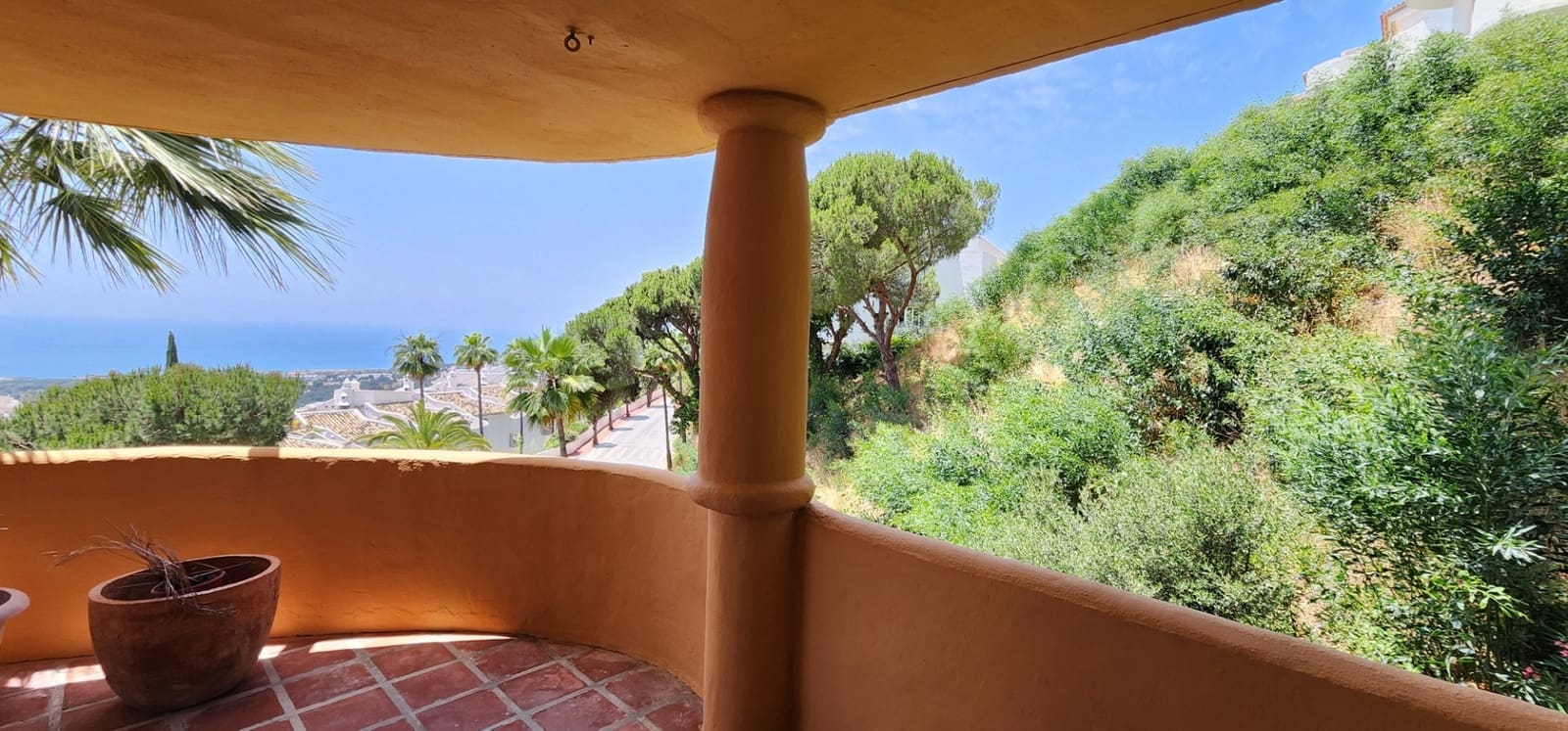 3 slaapkamer Appartement te huur in Calahonda met zwembad garage - € 2.200 (Ref: 9064994)