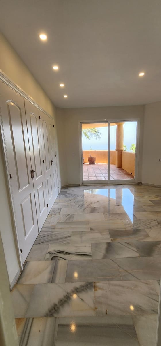 3 slaapkamer Appartement te huur in Calahonda met zwembad garage - € 2.200 (Ref: 9064994)