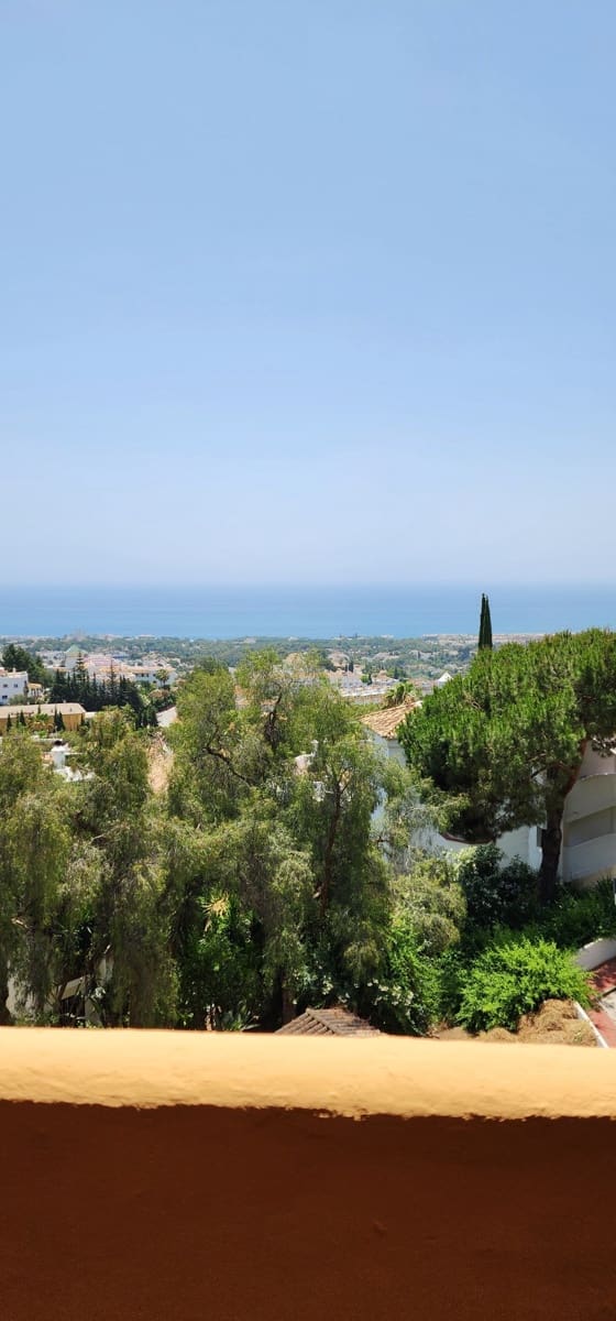 3 slaapkamer Appartement te huur in Calahonda met zwembad garage - € 2.200 (Ref: 9064994)