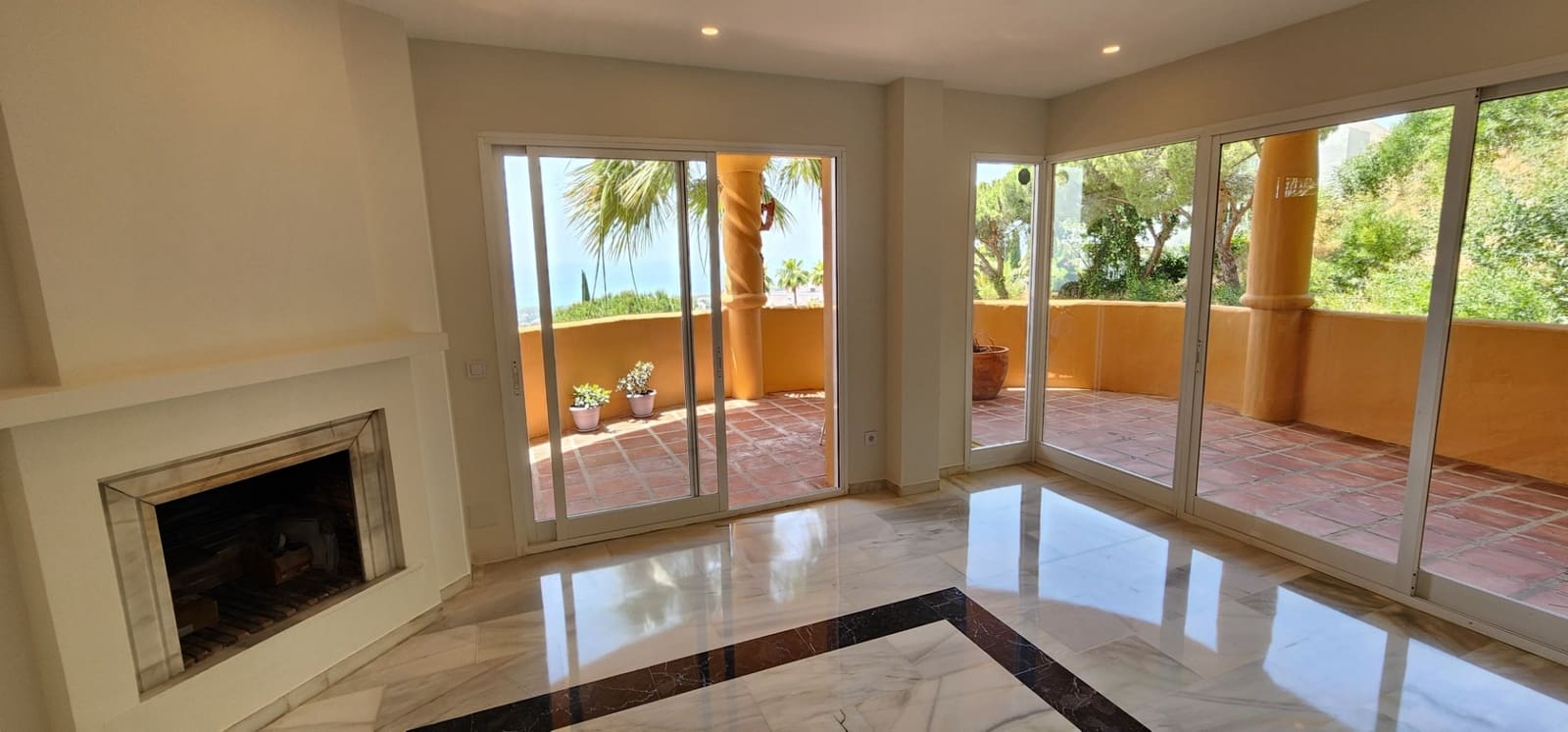 3 slaapkamer Appartement te huur in Calahonda met zwembad garage - € 2.200 (Ref: 9064994)