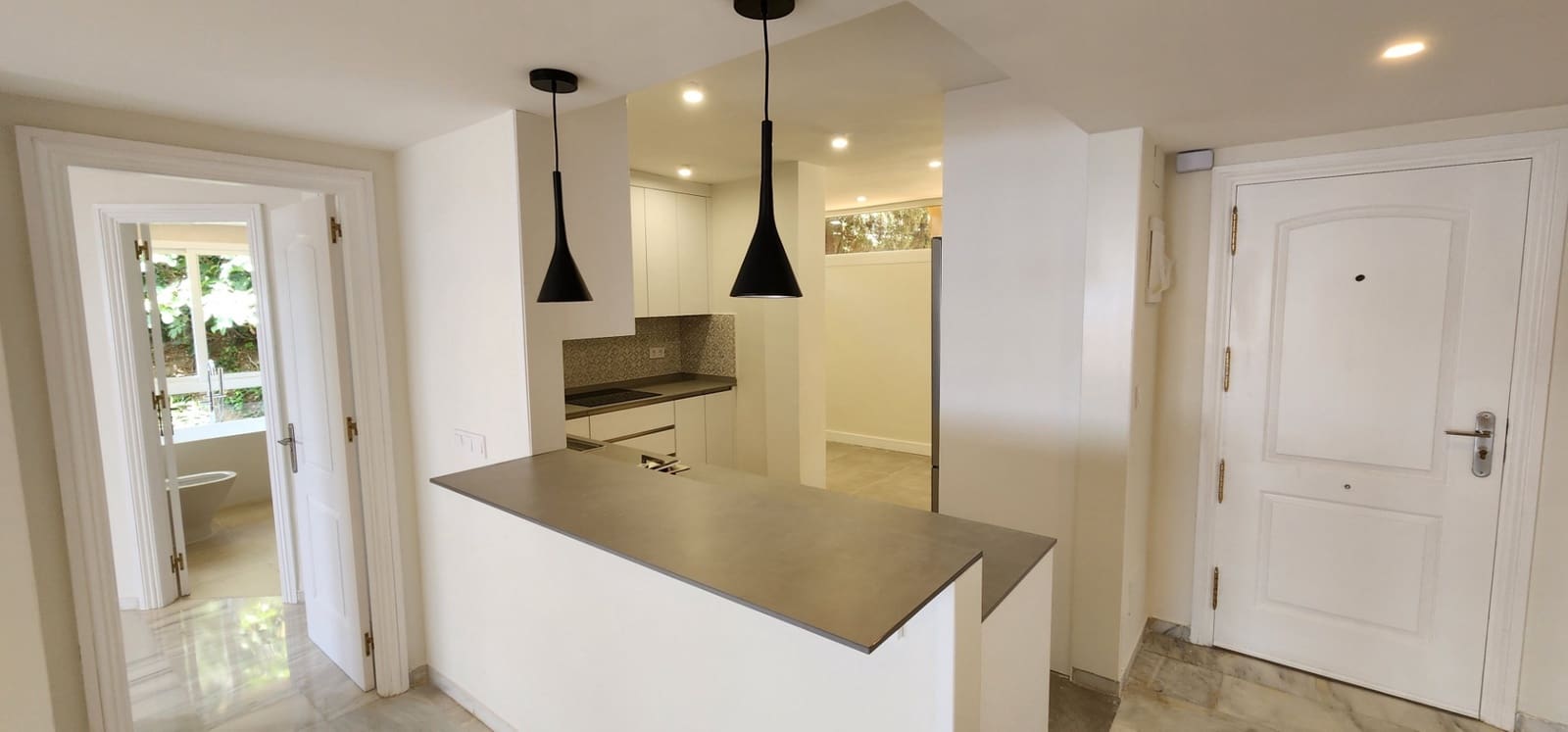 3 slaapkamer Appartement te huur in Calahonda met zwembad garage - € 2.200 (Ref: 9064994)