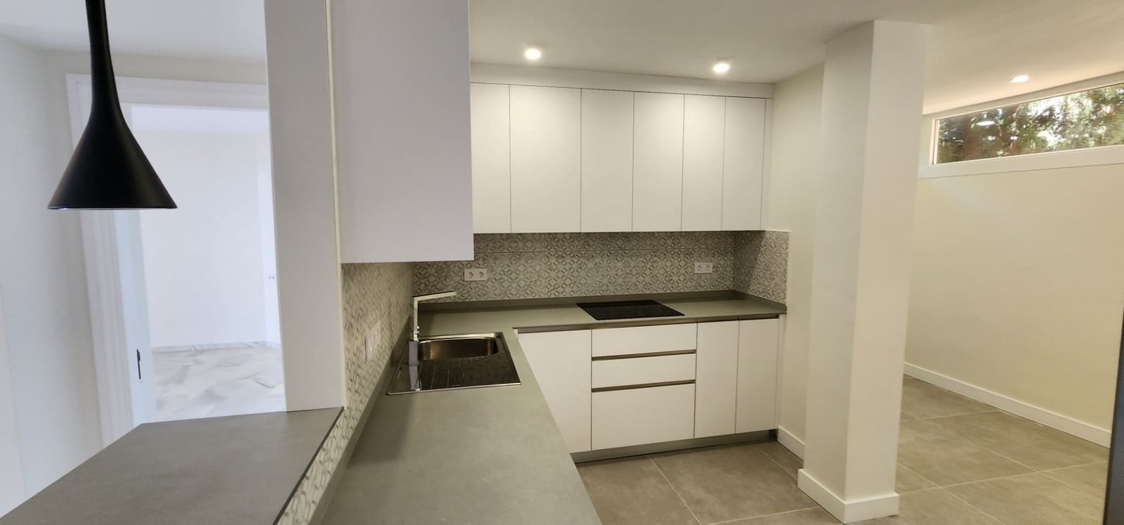 3 slaapkamer Appartement te huur in Calahonda met zwembad garage - € 2.200 (Ref: 9064994)