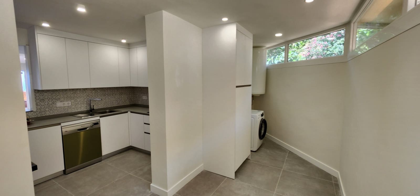 3 slaapkamer Appartement te huur in Calahonda met zwembad garage - € 2.200 (Ref: 9064994)