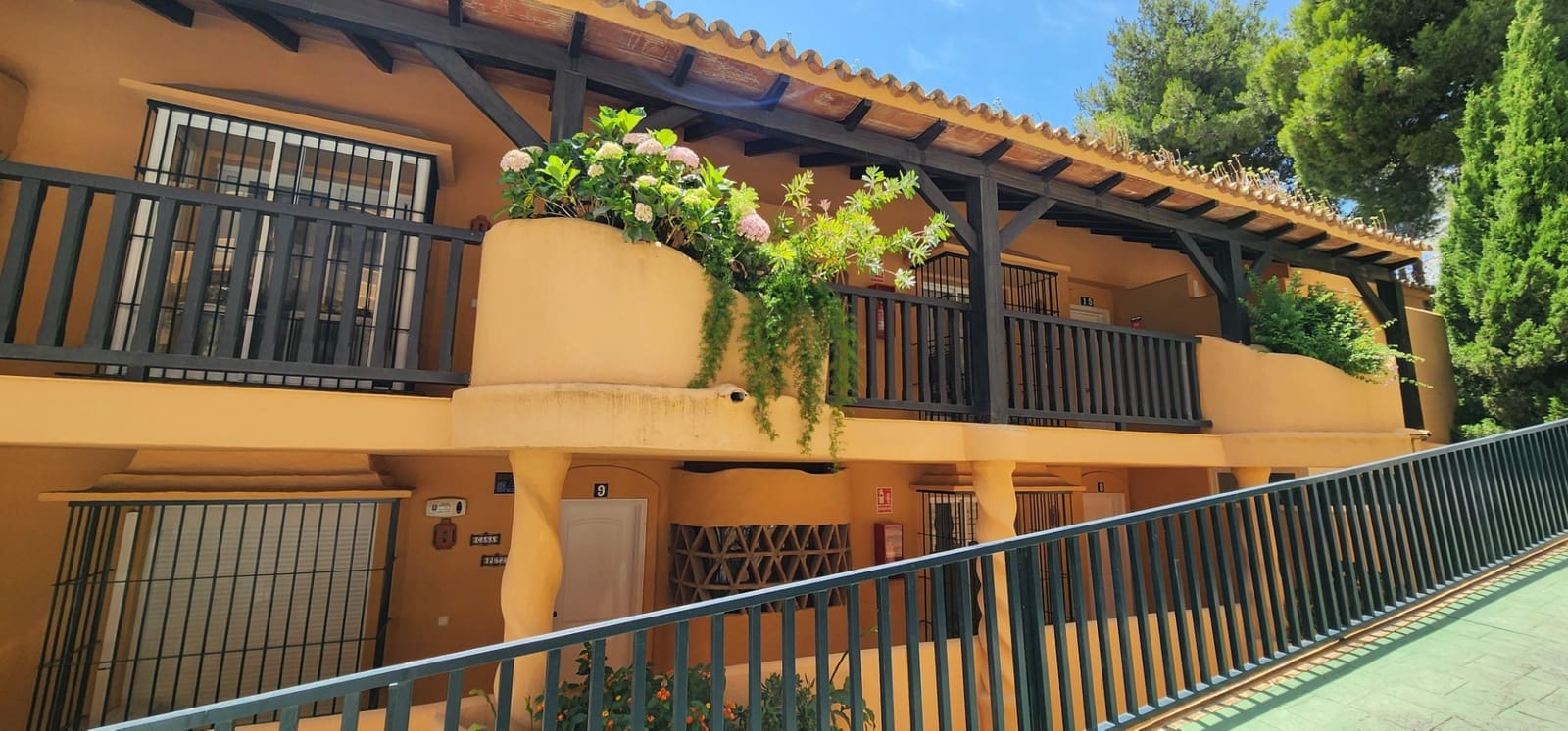 3 slaapkamer Appartement te huur in Calahonda met zwembad garage - € 2.200 (Ref: 9064994)