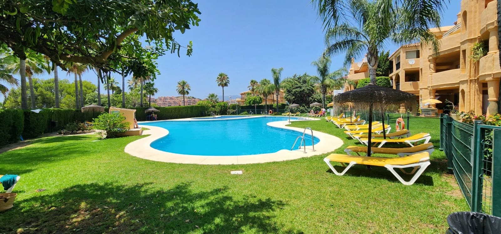 3 slaapkamer Appartement te huur in Calahonda met zwembad garage - € 2.200 (Ref: 9064994)