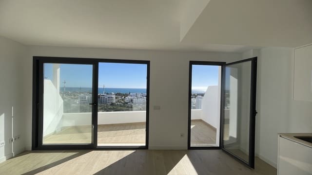 3 bedroom Apartment for rent in Estepona with pool garage - € 2,950 (Ref: 9100577)