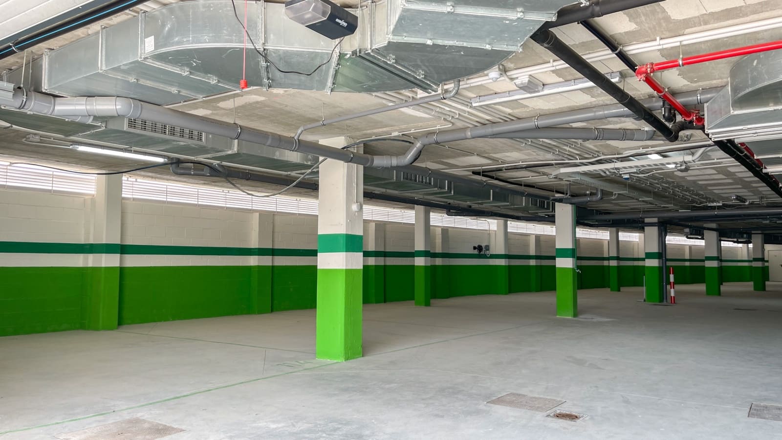 3 soveværelse Lejlighed til leje i Estepona med swimmingpool garage - € 2.600 (Ref: 9100577)