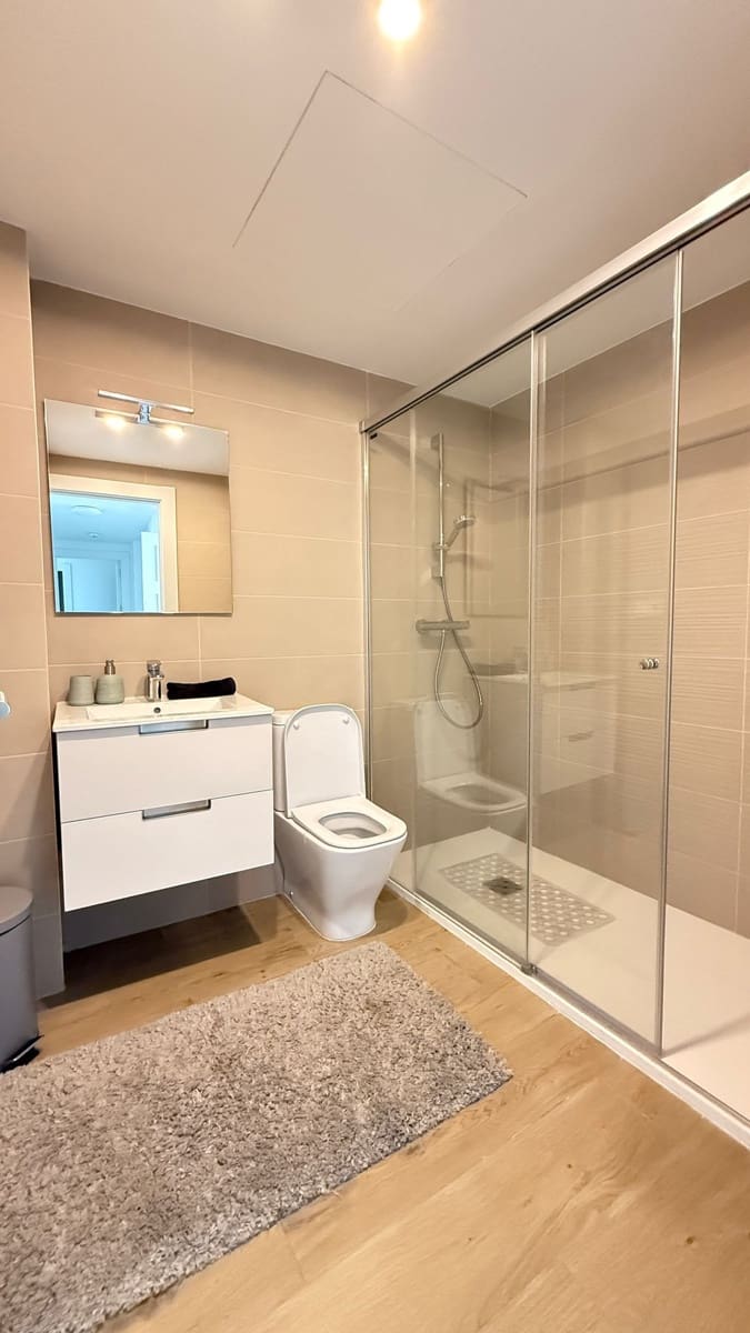 3 soveværelse Lejlighed til leje i Estepona med swimmingpool garage - € 2.600 (Ref: 9100577)