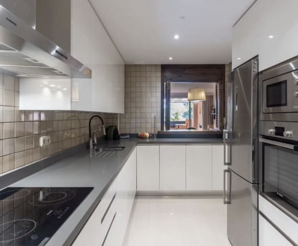 2 bedroom Apartment for rent in Nueva Andalucia, Marbella with pool garage - € 2,950 (Ref: 9100578)