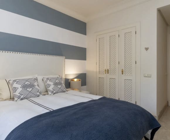 2 bedroom Apartment for rent in Nueva Andalucia, Marbella with pool garage - € 2,950 (Ref: 9100578)