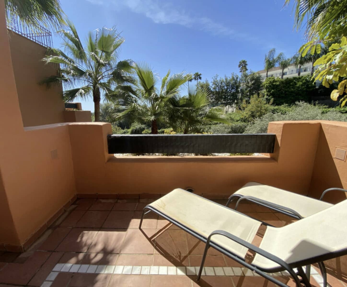 2 soveværelse Lejlighed til leje i Nueva Andalucia med swimmingpool garage - € 2.950 (Ref: 9100578)