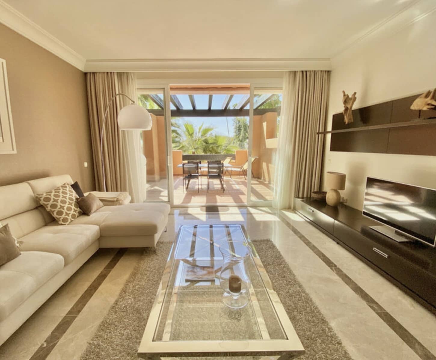 2 soveværelse Lejlighed til leje i Nueva Andalucia med swimmingpool garage - € 2.950 (Ref: 9100578)