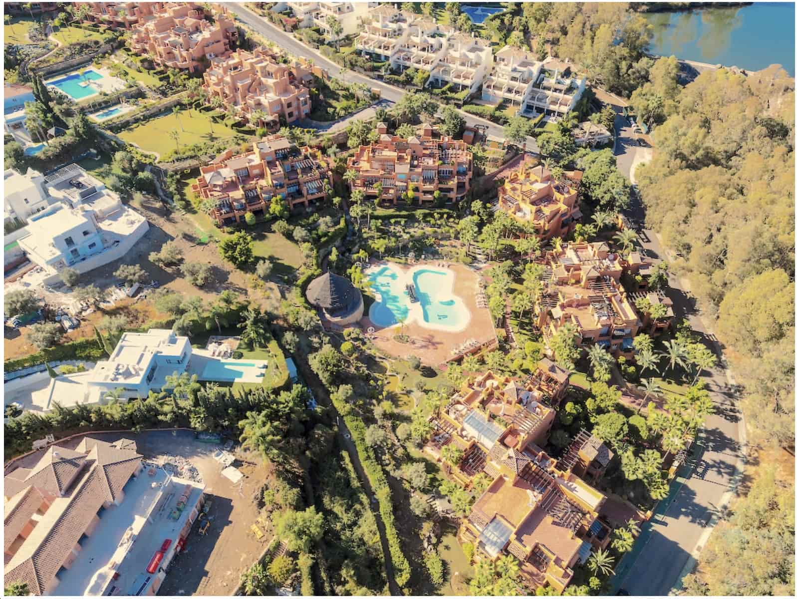 2 soveværelse Lejlighed til leje i Nueva Andalucia med swimmingpool garage - € 2.950 (Ref: 9100578)