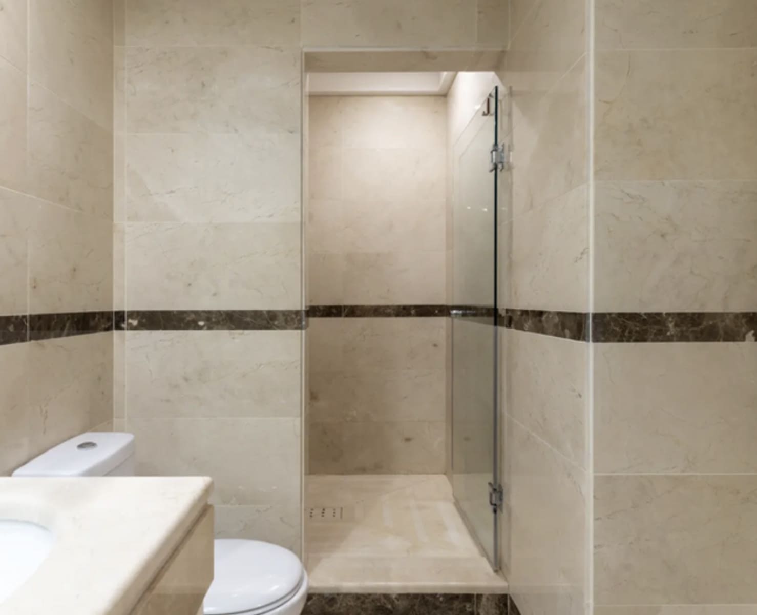 2 soveværelse Lejlighed til leje i Nueva Andalucia med swimmingpool garage - € 2.950 (Ref: 9100578)