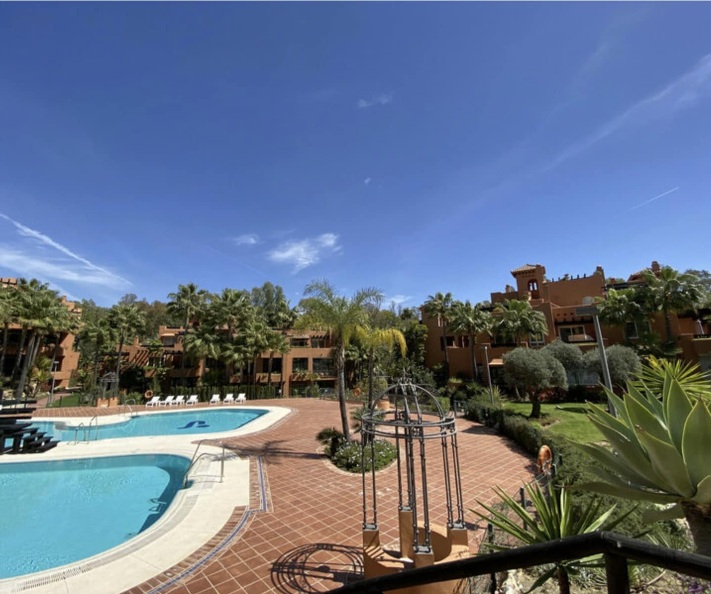 2 soveværelse Lejlighed til leje i Nueva Andalucia med swimmingpool garage - € 2.950 (Ref: 9100578)