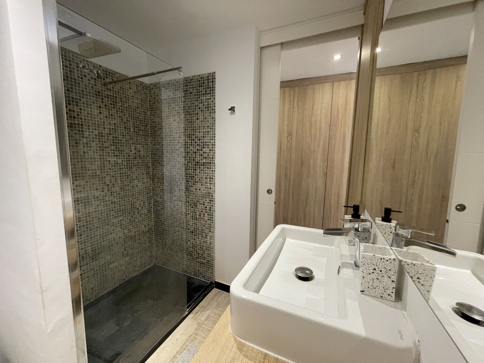 2 bedroom Townhouse for rent in Nueva Andalucia with pool garage - € 3,600 (Ref: 9102772)