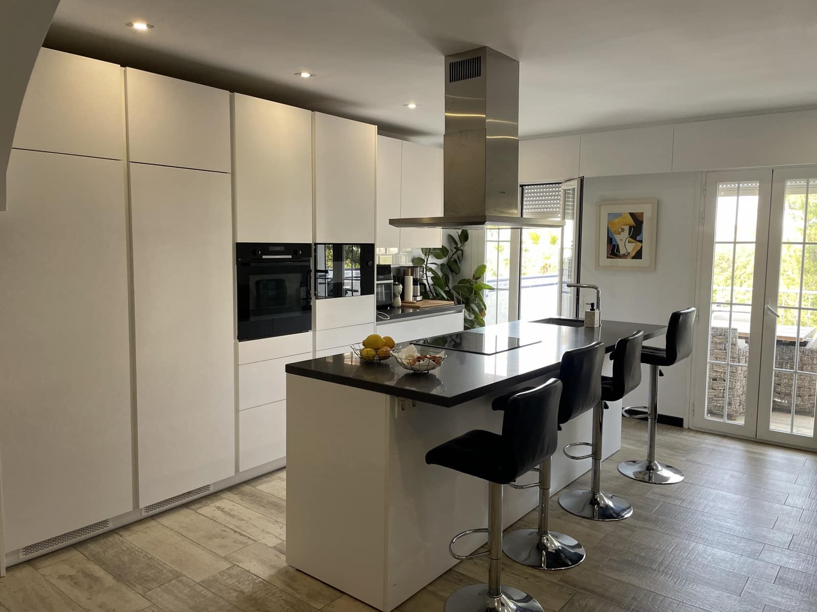 2 bedroom Townhouse for rent in Nueva Andalucia with pool garage - € 3,600 (Ref: 9102772)