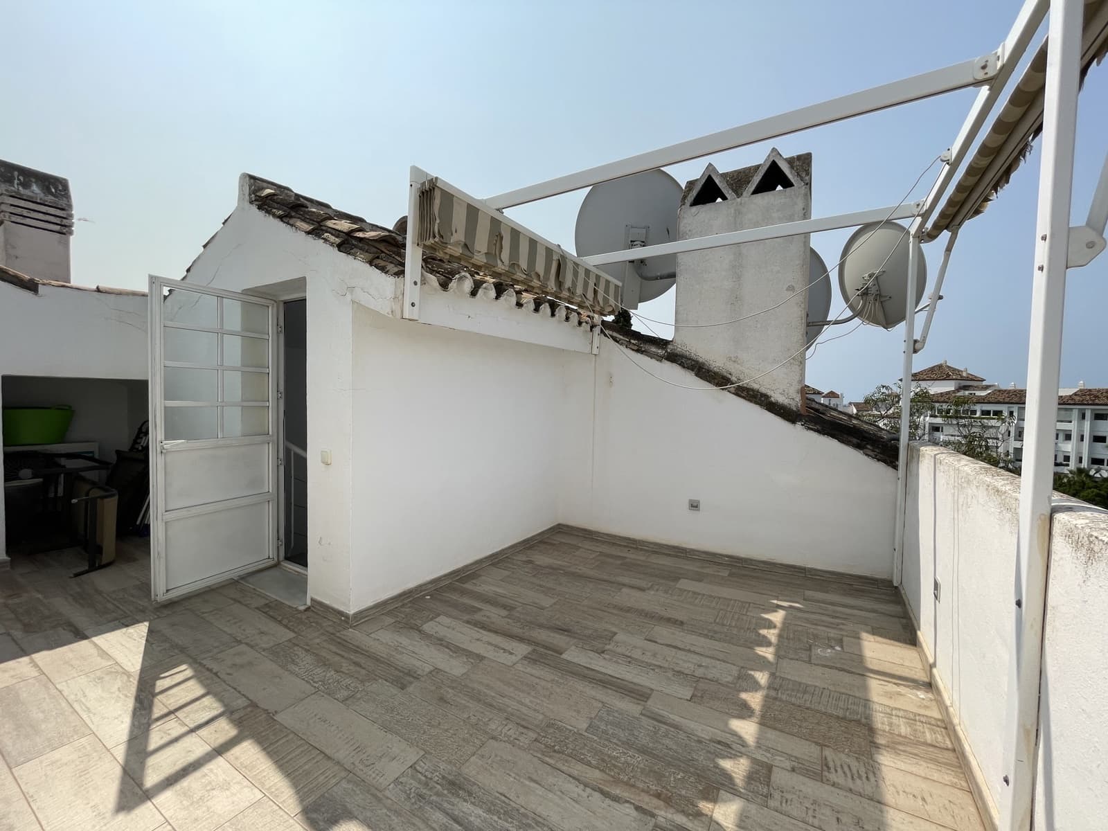 2 bedroom Townhouse for rent in Nueva Andalucia with pool garage - € 3,600 (Ref: 9102772)